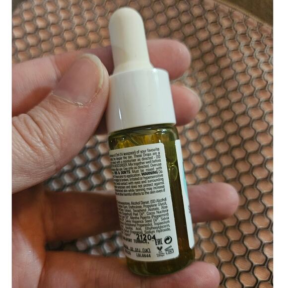 Isle of Paradise Medium Self Tanning Drops for Face & Body ~ 10ml - Picture 3 of 6